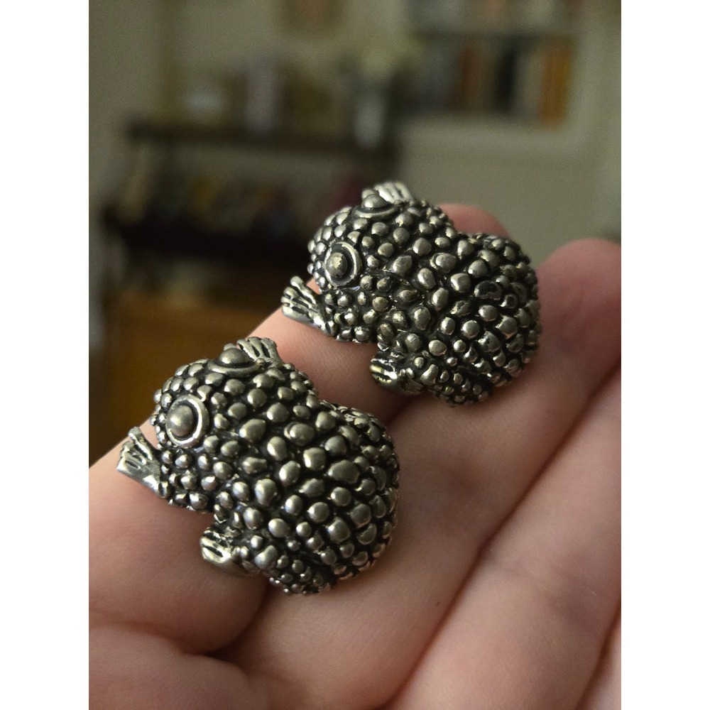 Cabot Vintage Silver Tone Hob Nail Frog Clip On Earrings Vintage